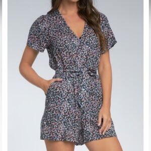 NEW Elan Cotton Short Daisy Lightweight Romper